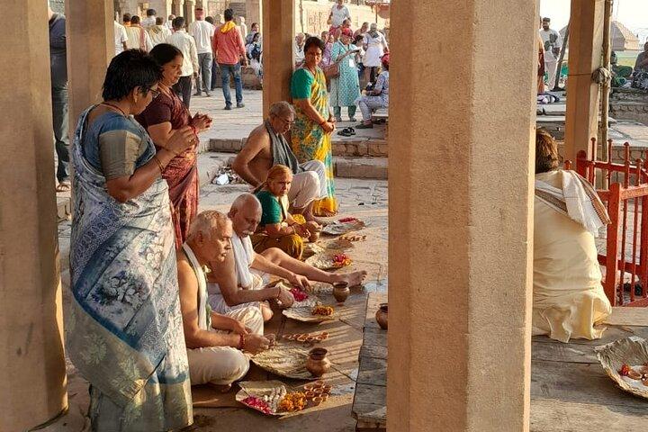 Eeuwige Vuurwandeling Harischandra naar Manikarnika Ghat