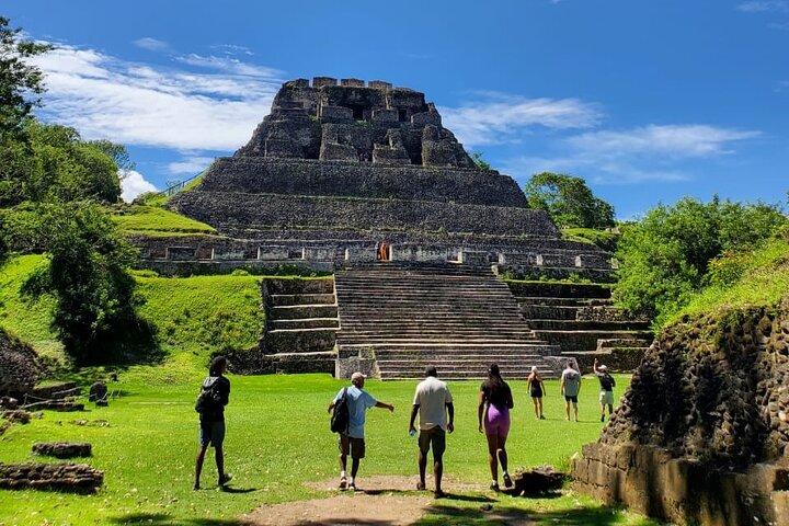 Xunantunich Maya-ruiner