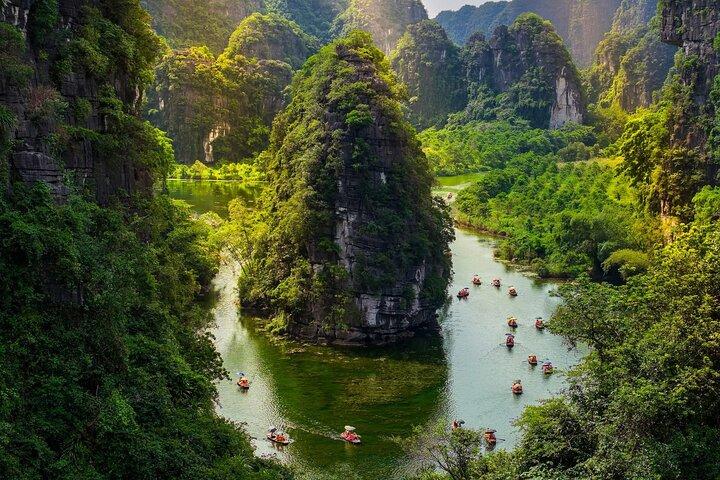 Luxe dagtrip vanuit Hanoi: Hoa Lu, Trang An & Mua grotten