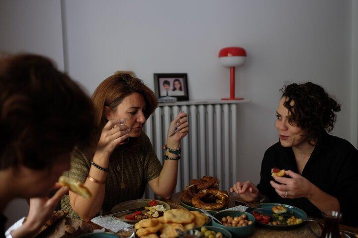 Mujeres Historias de comedor social Comida y conexión Ankara