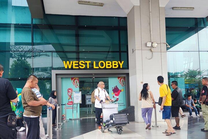 CGKジャカルタ空港からバンドン市内までのドアツードア送迎