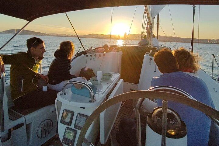Sunset boottocht met open bar cava (lokale champagne)