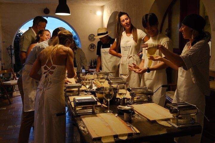 Sorrento: Cooking class & Wine Pairing with Sommelier by the Sea