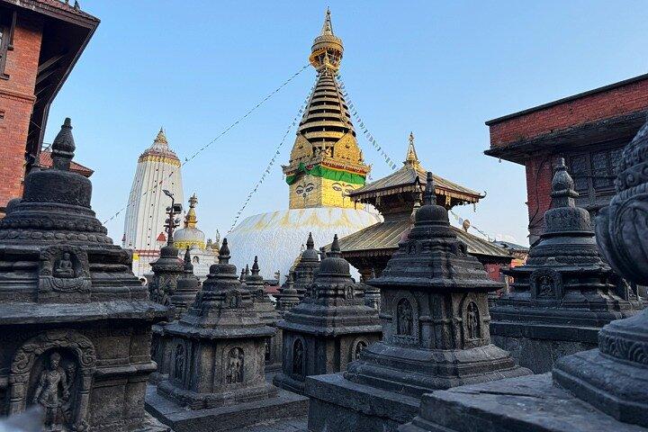 Swayambhunath og Patan Durbar Square Half Day Tour i Kathmandu