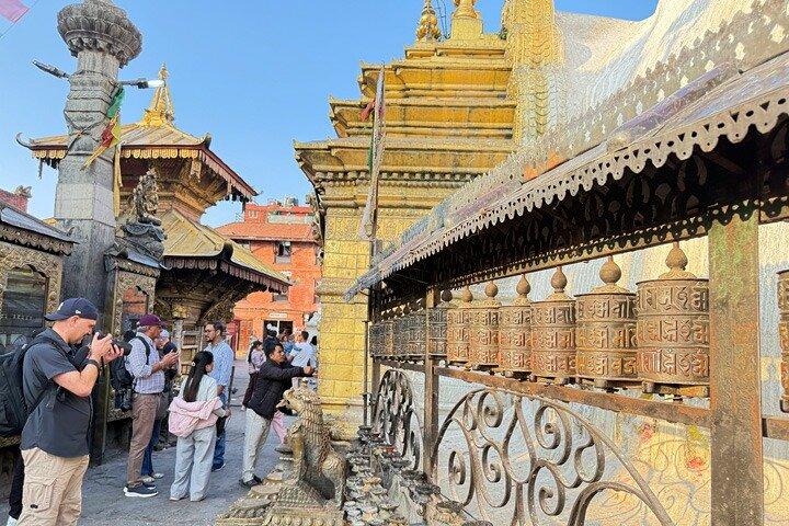Swayambhunath og Patan Durbar Square Half Day Tour i Kathmandu