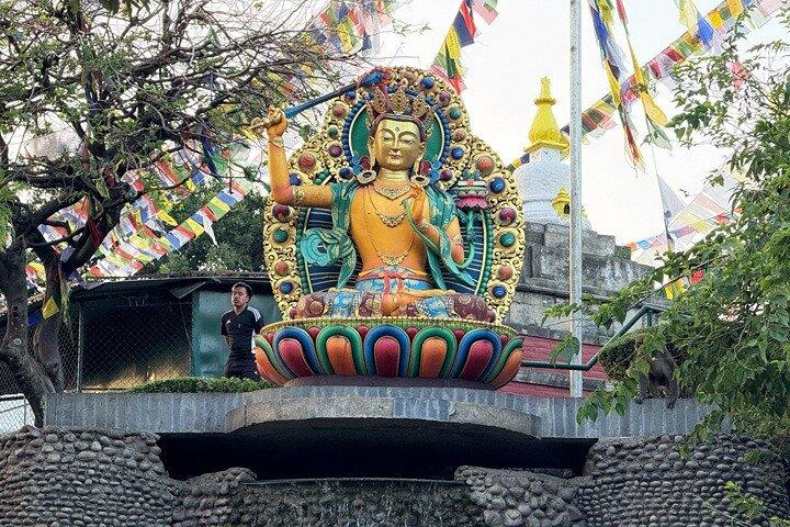 カトマンズの仏教寺院のプライベート全日ツアー