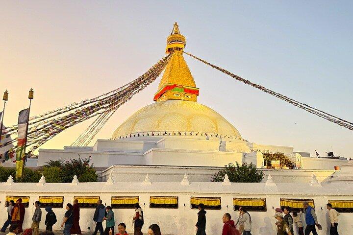 カトマンズ半日Boudhanath Stupaツアー