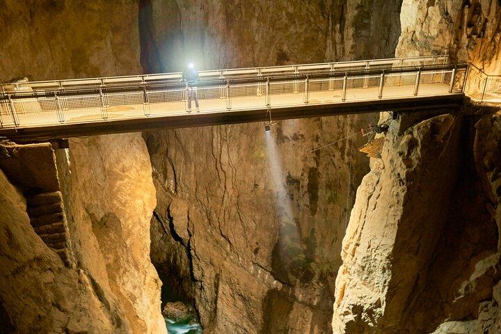 Postojna Cave, Predjama Castle en tijdloze dorpen Privétour