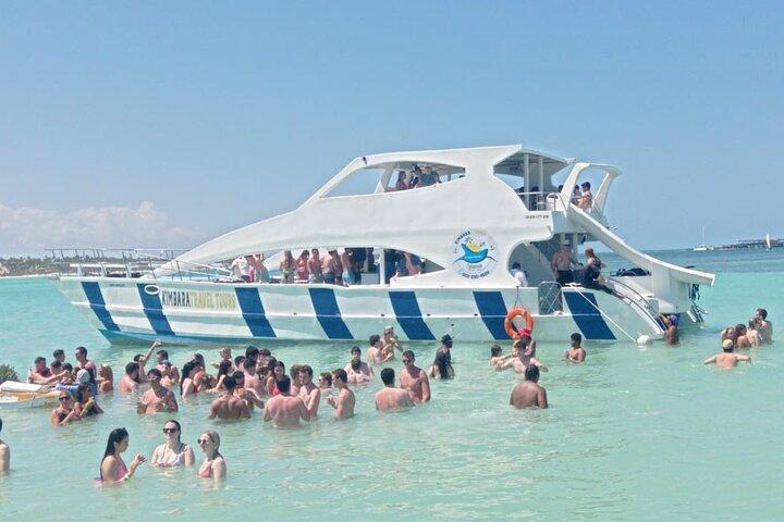 Punta Cana VIp Booze Cruise Snorkeling Entretenimento Bar