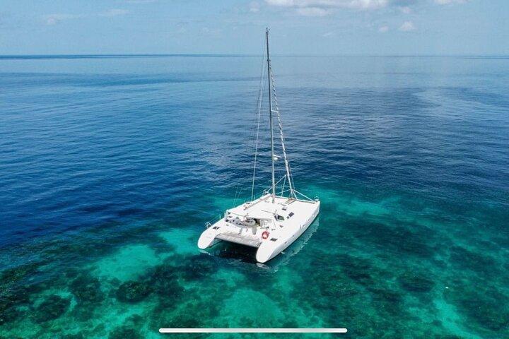 Roatan Catamaran Kryssning och segling Charters och turer