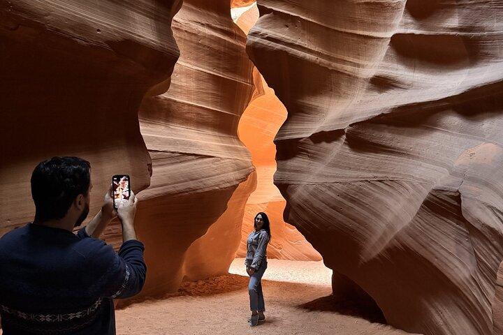 Page: Hogan Upper Antelope Canyon Hiking Tour - Age 8+