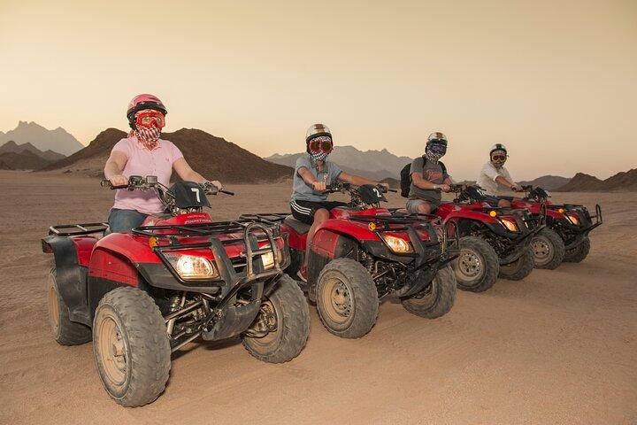 ATV Quad Bike 3 uur Sunset Safari met Camel Ride - Hurghada
