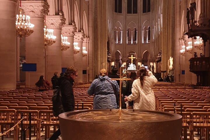 Paris Notre Dame Cathedral Interior Guided Tour