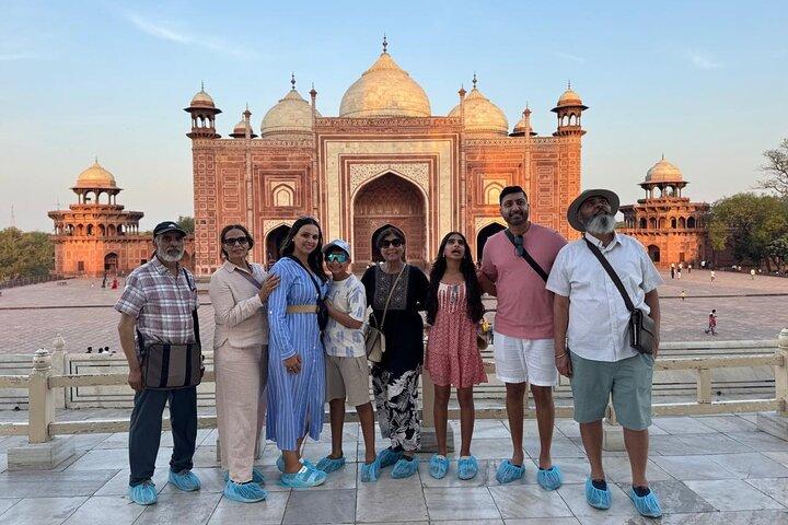 Evite colas Taj Mahal y Agra Fort con almuerzo de 5 estrellas