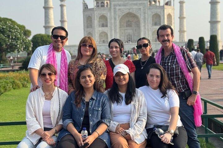 Evite colas Taj Mahal y Agra Fort con almuerzo de 5 estrellas