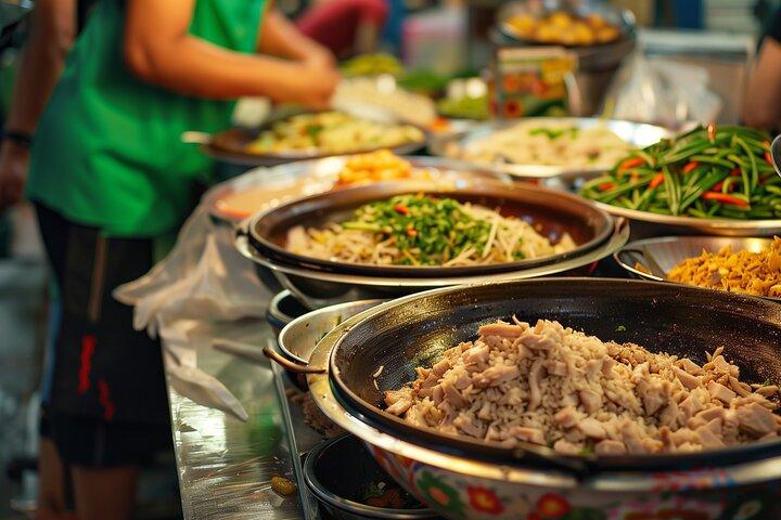 Bali: Night Market & Local Warung Food Tour with 15+ Tastings