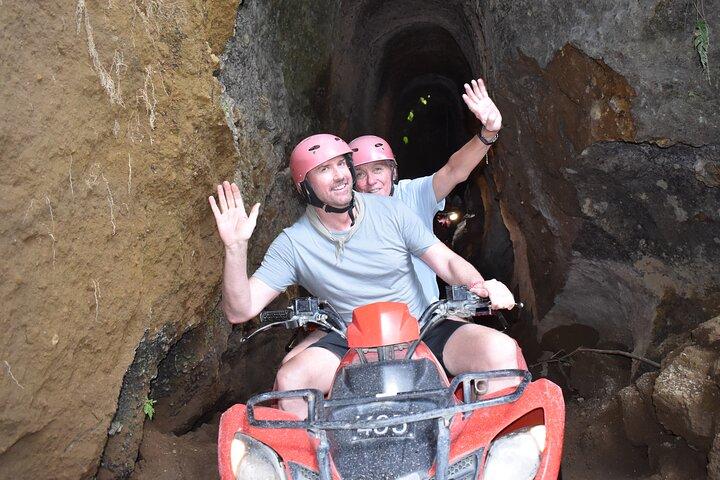 Tour en quad Ubud ATV con túnel y cascada