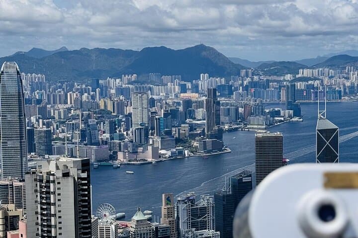 Hong Kong: Central CBD, Tai Kwun & Fast-Track Peak Tram Walk Tour