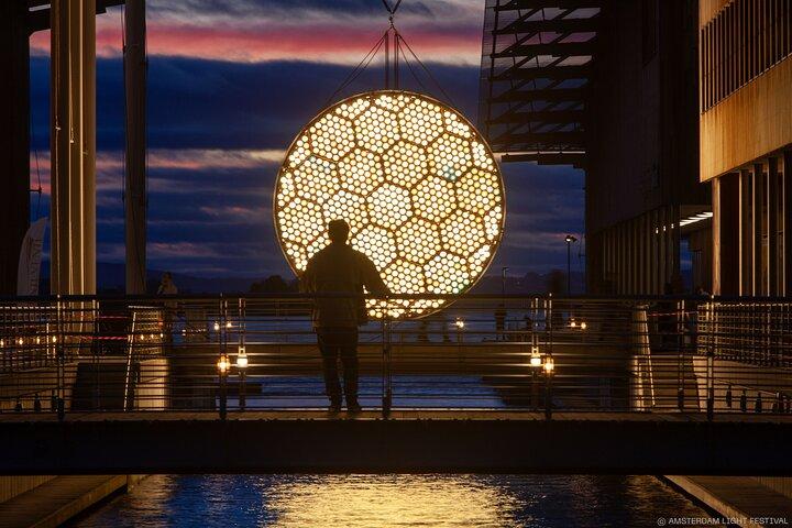 Light Festival Boat Tour max. 10 Guests incl. Gluwhein/Snacks
