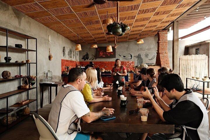 Corso di cucina tradizionale: impara a preparare il mole di Oaxaca.