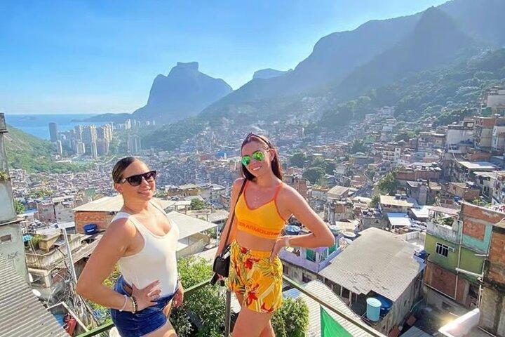 Favela Tour in Rocinha With a Local Guide