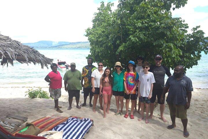 Vanuatu Moso Island Day Trip com churrasqueira e snorkeling na caverna azul
