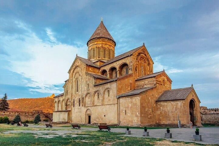 Mtskheta and Jvari Gori Uplistsikhe with Georgian Travel Guide