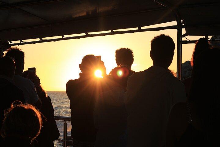 Tour in barca al tramonto con aperitivo