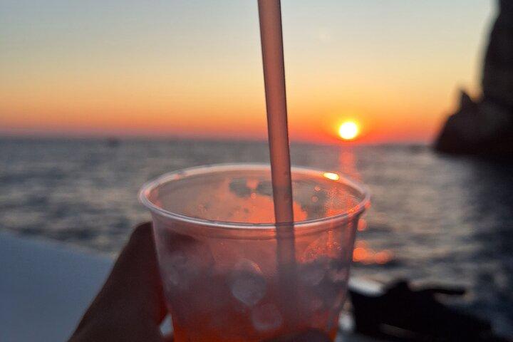 Tour in barca al tramonto con aperitivo