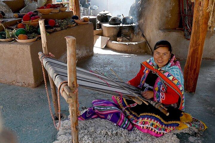 Besök på en alpacka och lamagård nära Cusco