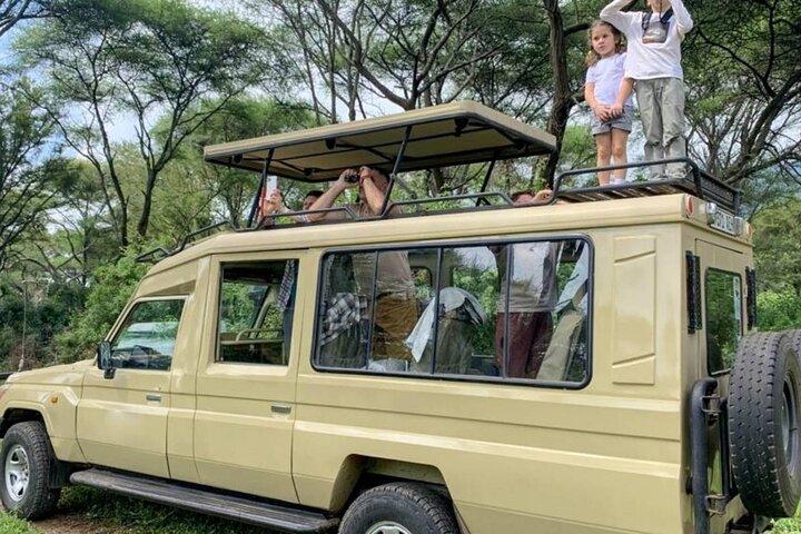 A 2 - Day Tanzania Group Safariに参加する : サファリを最低価格でシェア