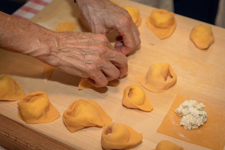 Authentic Tuscan Pasta Class in a Local Home in Pistoia