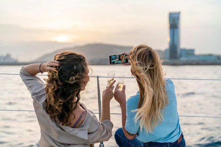 Sunset sejltur i Barcelona