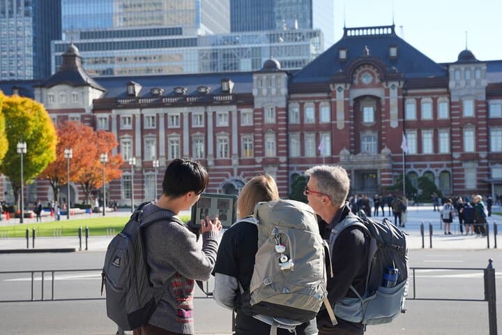 Tokyo Imperial Palace with Kagurazaka Alley Tour