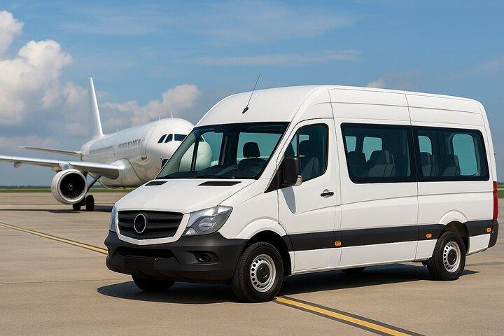 Istanbul Airport shuttle service departing from Sultanahmet