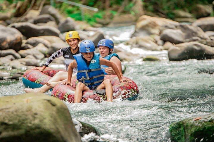 Celeste River: cascata, tubing e pranzo (prelievo a La Fortuna)