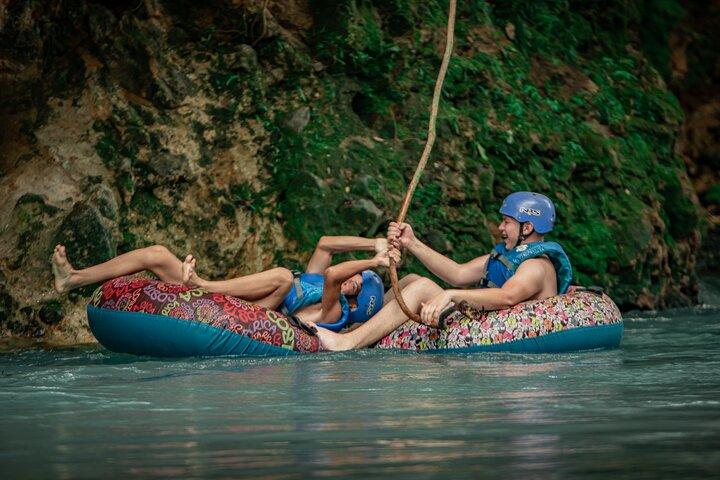 Celeste River: cascata, tubing e pranzo (prelievo a La Fortuna)