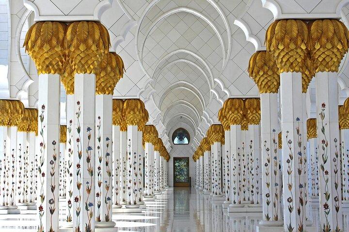 Private Abu Dhabi Ganztagestour mit Sheikh Zayed Grand Moschee