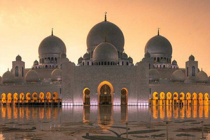 Private Abu Dhabi Ganztagestour mit Sheikh Zayed Grand Moschee
