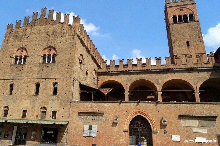 Visite privée de BOLOGNE : centre historique, secrets et tours