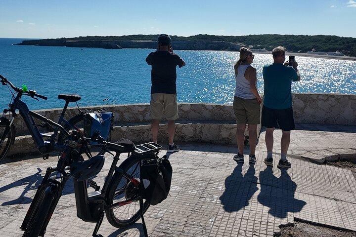 レッチェからオトラントEバイクツアー+スイム&タクシーバック