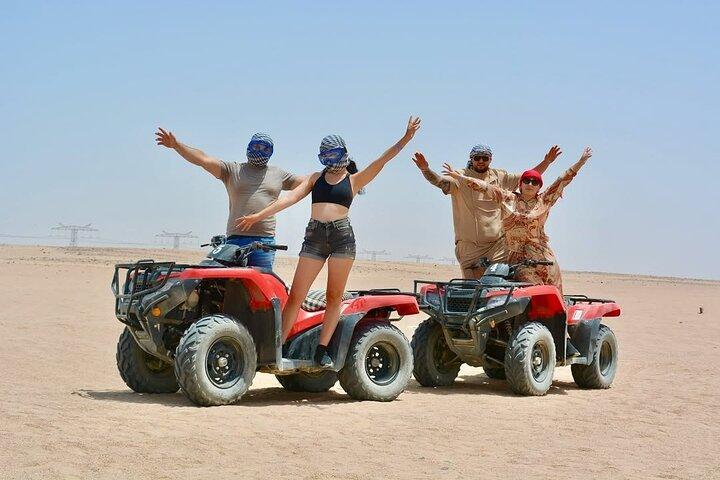 Hurghada Super Safari ATV Quad Buggy Jeep Camel Barbecue e Spettacolo