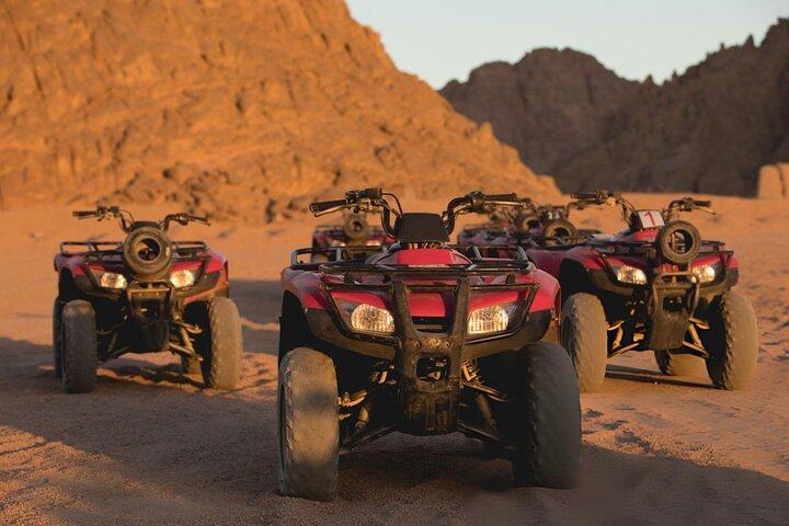 Hurghada Super Safari ATV Quad Buggy Jeep Camel Barbecue e Spettacolo