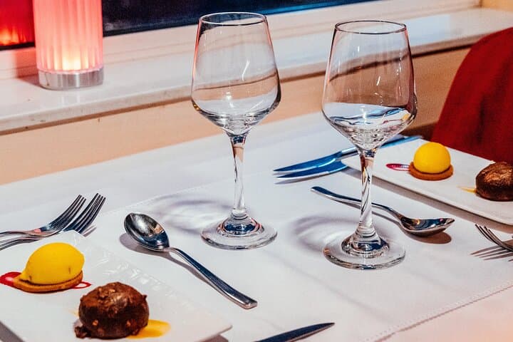 Dinner Cruise Prestige Check-out from the Eiffel Tower