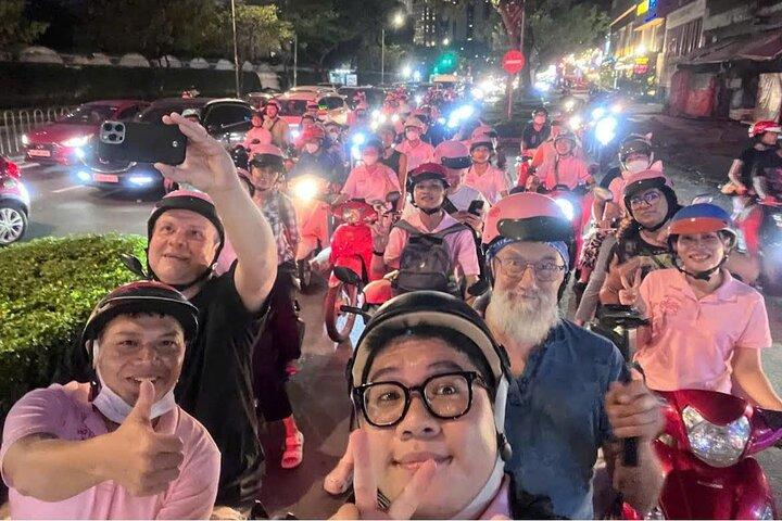 Hô Chi Minh Night Street Food & City Ride (Safe & Amazing)