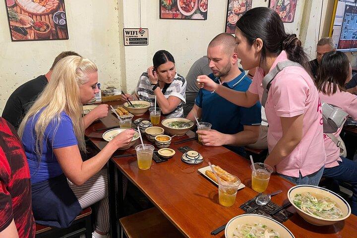 Hô Chi Minh Night Street Food & City Ride (Safe & Amazing)