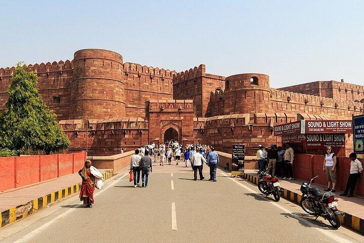 Von Delhi nach Taj Mahal Agra, Baby Taj & Agra Fort Tour