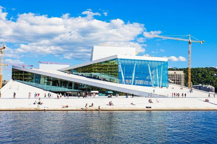 Oslo Private Walking Tour com um local