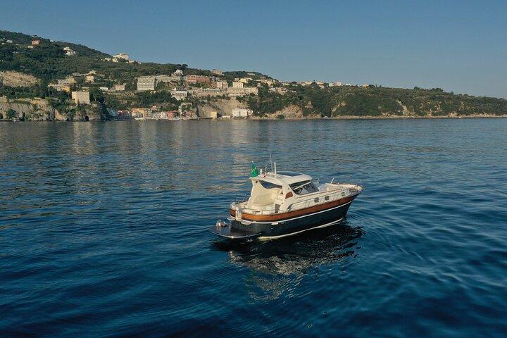 De Sorrento: Private Amalfi Coast VIP Tour com Apreamare 38FT