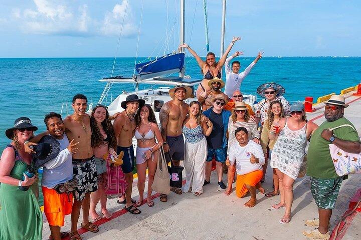 Deluxe Catamaran Tour till Isla Mujeres, från Costa Mujeres Hotell